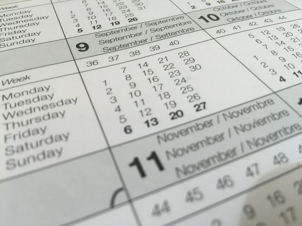 Calendrier montrant le décompte des jours calendaires pour une période d'essai