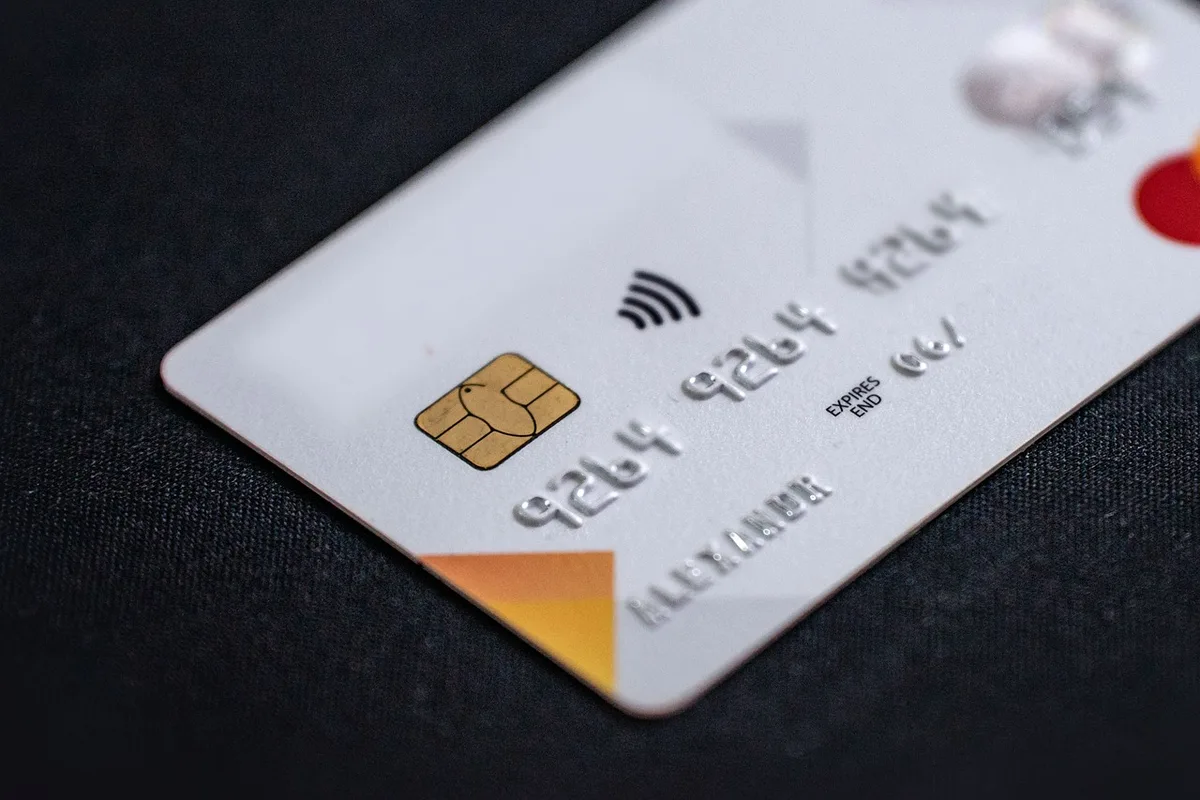 Écran d'application bancaire montrant des opérations en attente