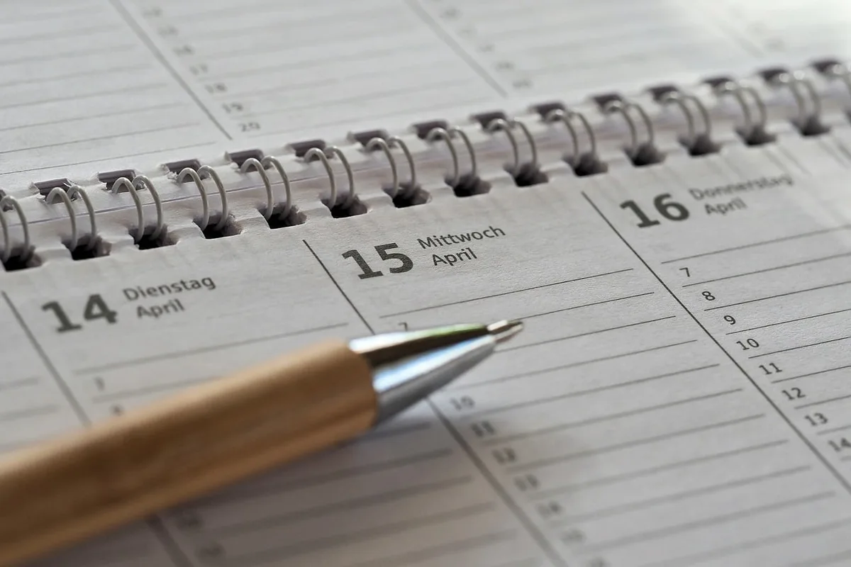 Calendrier et planning montrant des créneaux horaires définis pour les visites